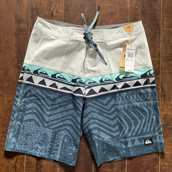 Quicksilver Surfsilk Panel 20” Boardshorts - Picture 4 of 15